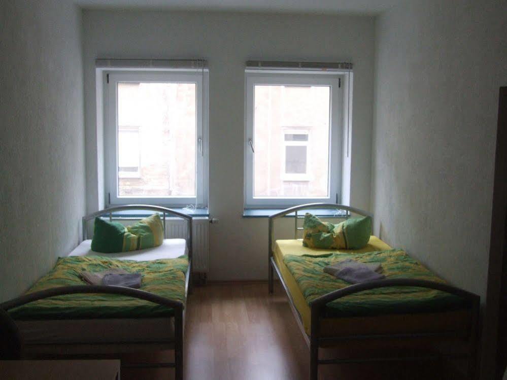 Hostel Im Medizinerviertel Halle  Екстер'єр фото
