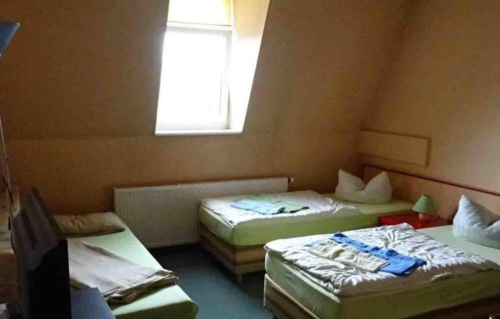 Hostel Im Medizinerviertel Halle  Екстер'єр фото