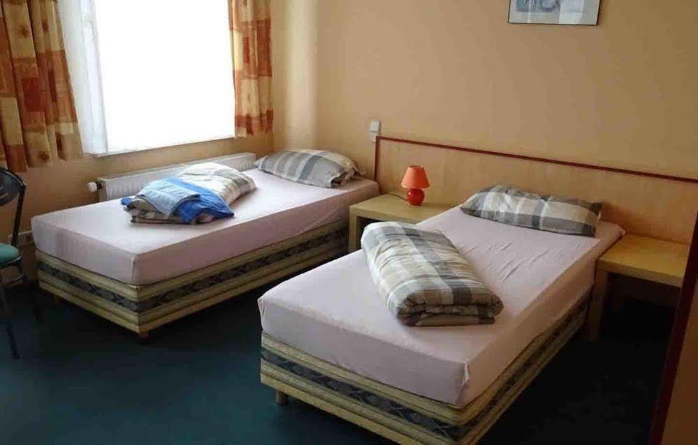 Hostel Im Medizinerviertel Halle  Екстер'єр фото